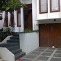 Rumah Sederhana Yang Ada Pagarnya